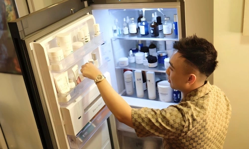 Chàng trai 'nghiện' chăm sóc da